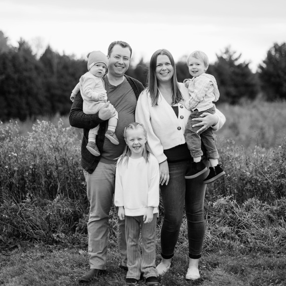 Meet your Posher, Sierra - Picture 1 of 1